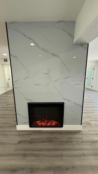 合同活跃: $639,900 (4 贝兹, 3 浴室, 2007 平方英尺)