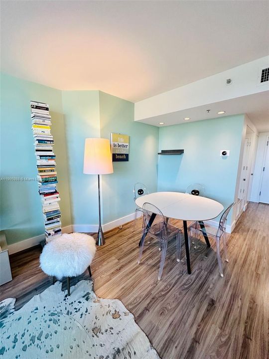 Activo con contrato: $3,100 (1 camas, 1 baños, 687 Pies cuadrados)