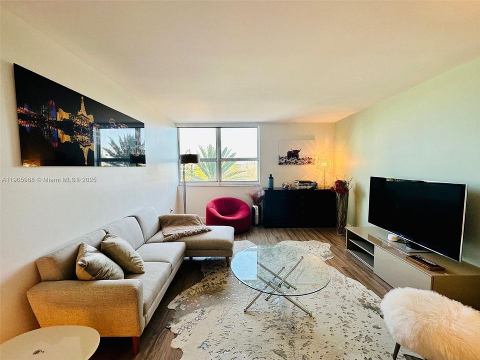 Activo con contrato: $3,100 (1 camas, 1 baños, 687 Pies cuadrados)