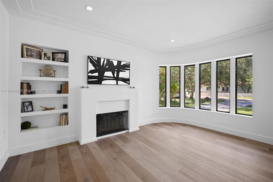 For Sale: $2,695,000 (3 beds, 3 baths, 2270 Square Feet)