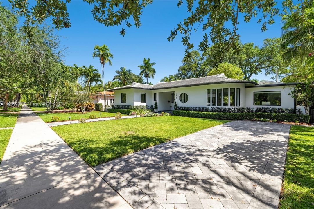 For Sale: $2,695,000 (3 beds, 3 baths, 2270 Square Feet)