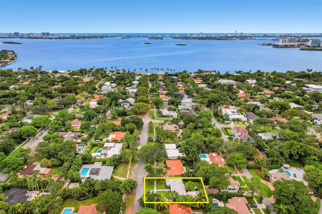 For Sale: $2,695,000 (3 beds, 3 baths, 2270 Square Feet)