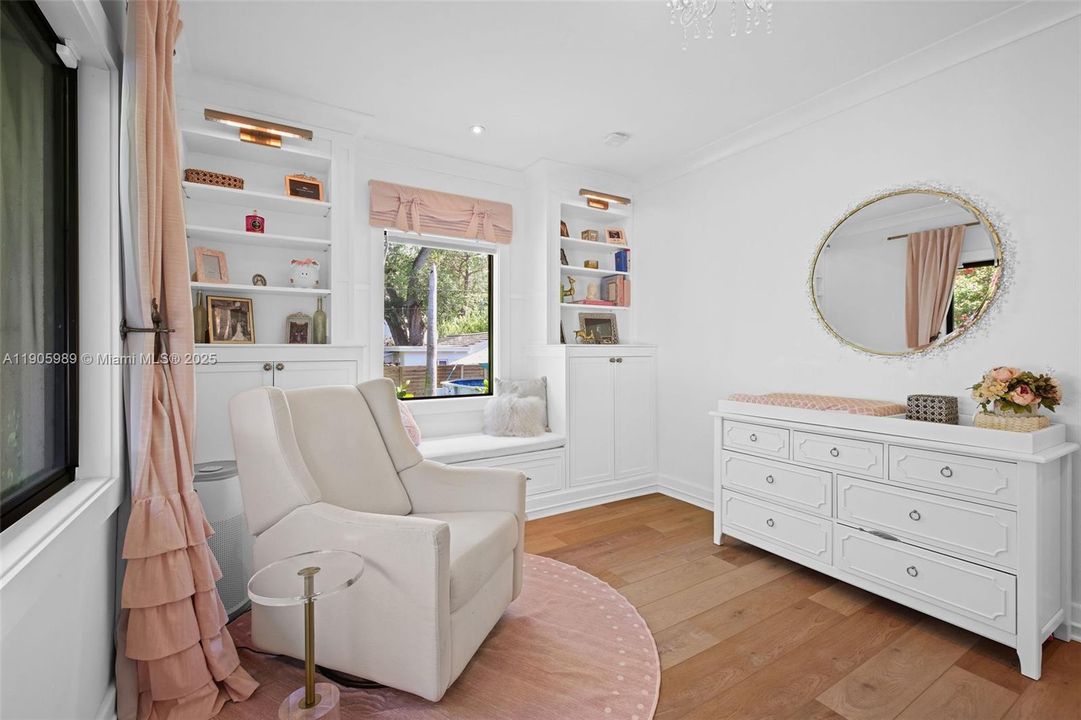 For Sale: $2,695,000 (3 beds, 3 baths, 2270 Square Feet)