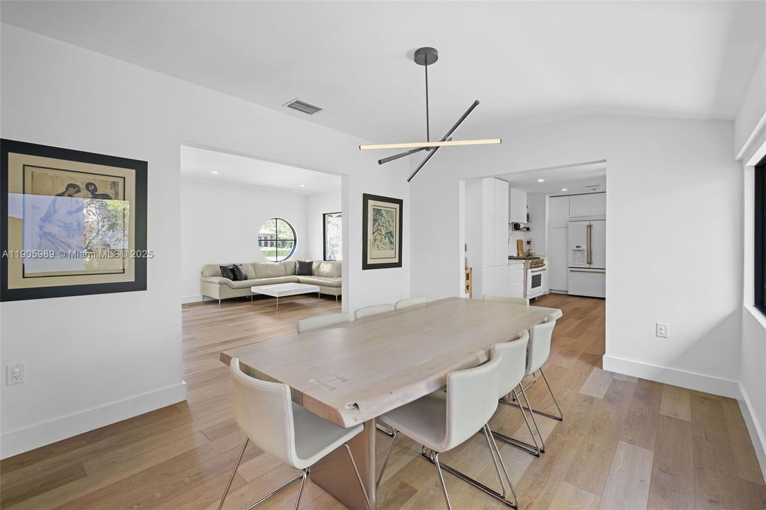 For Sale: $2,695,000 (3 beds, 3 baths, 2270 Square Feet)