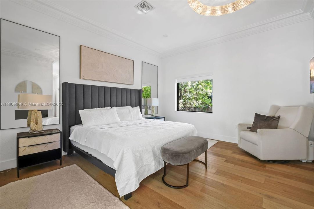 For Sale: $2,695,000 (3 beds, 3 baths, 2270 Square Feet)