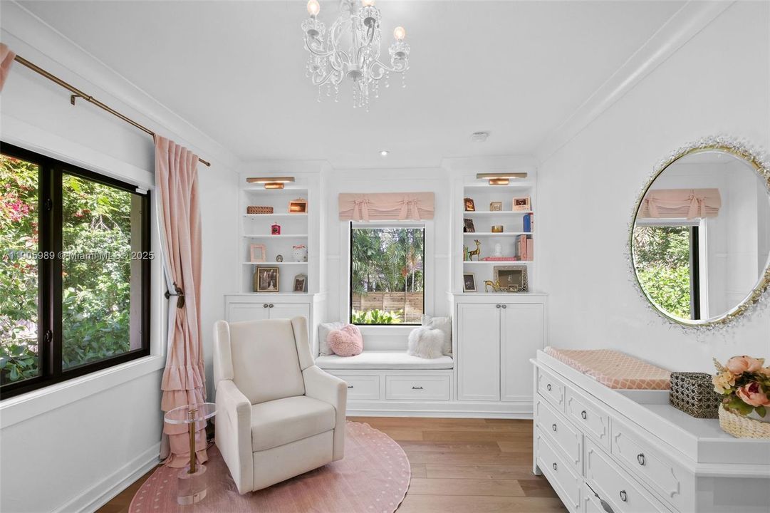 For Sale: $2,695,000 (3 beds, 3 baths, 2270 Square Feet)