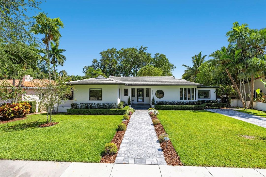 For Sale: $2,695,000 (3 beds, 3 baths, 2270 Square Feet)