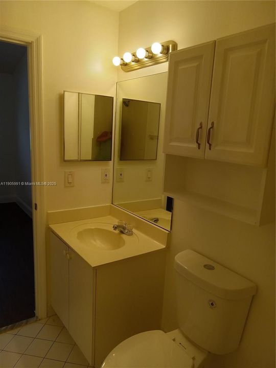 Active With Contract: $1,650 (2 beds, 2 baths, 815 Square Feet)