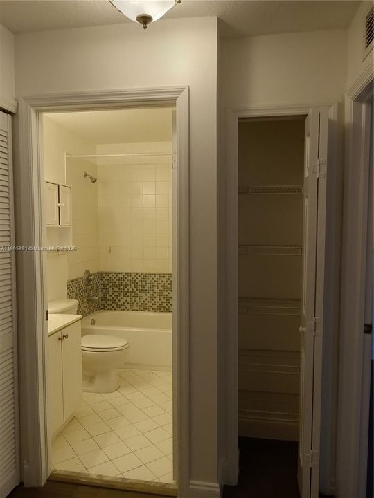 Active With Contract: $1,650 (2 beds, 2 baths, 815 Square Feet)