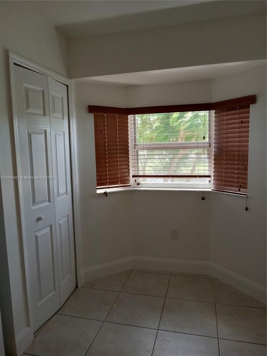 Active With Contract: $1,650 (2 beds, 2 baths, 815 Square Feet)