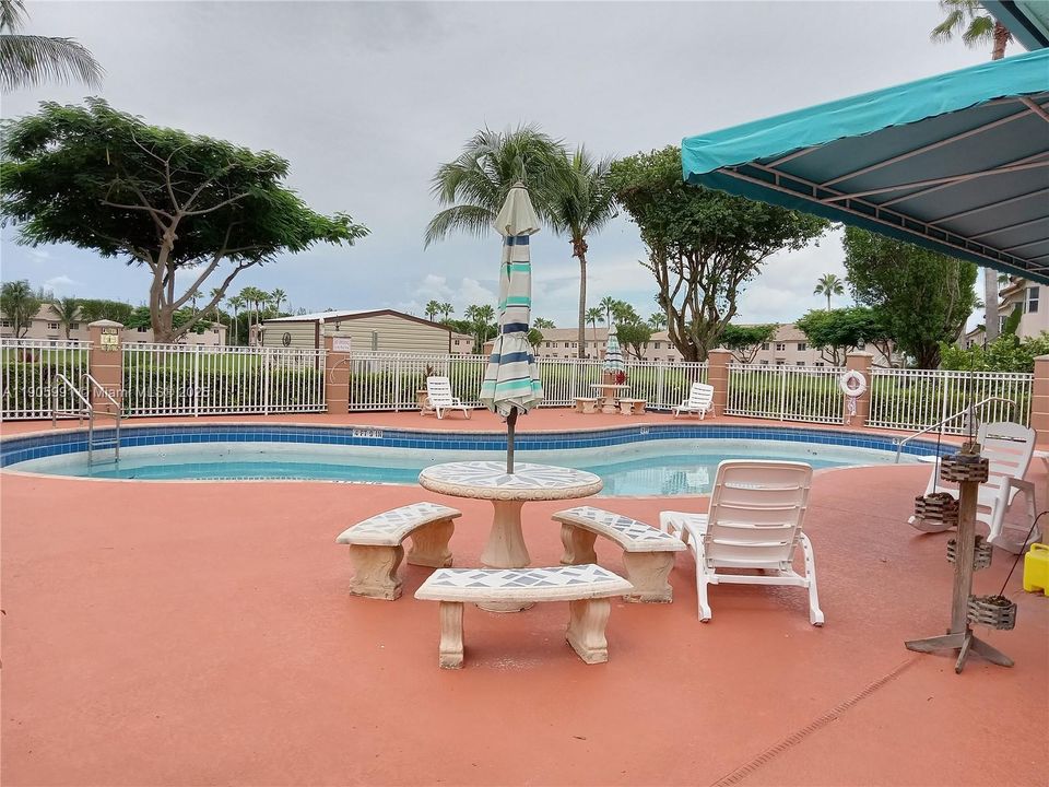 Active With Contract: $1,650 (2 beds, 2 baths, 815 Square Feet)