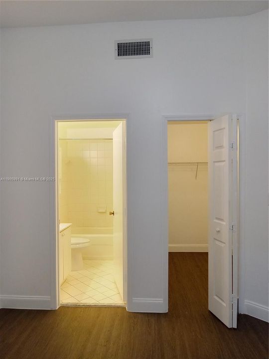 Active With Contract: $1,650 (2 beds, 2 baths, 815 Square Feet)