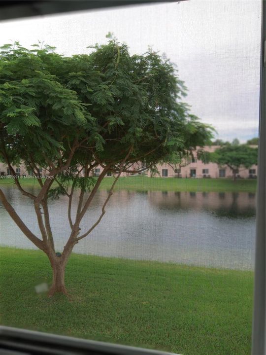 Active With Contract: $1,650 (2 beds, 2 baths, 815 Square Feet)