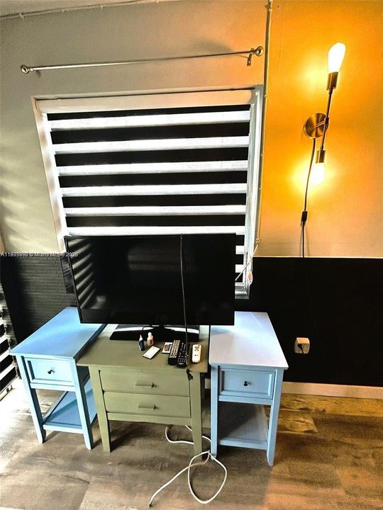 For Rent: $1,695 (0 beds, 1 baths, 370 Square Feet)