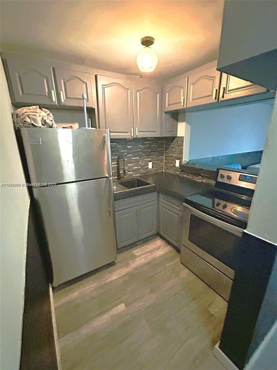 For Rent: $1,695 (0 beds, 1 baths, 370 Square Feet)