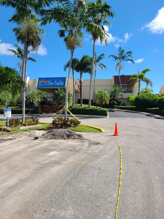 合同活跃: $2,300 (2 贝兹, 2 浴室, 1022 平方英尺)