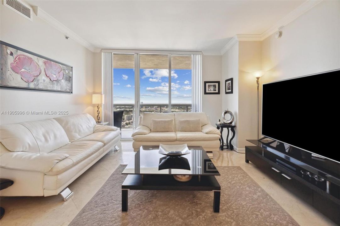 最近租的: $5,500 (3 贝兹, 3 浴室, 1571 平方英尺)