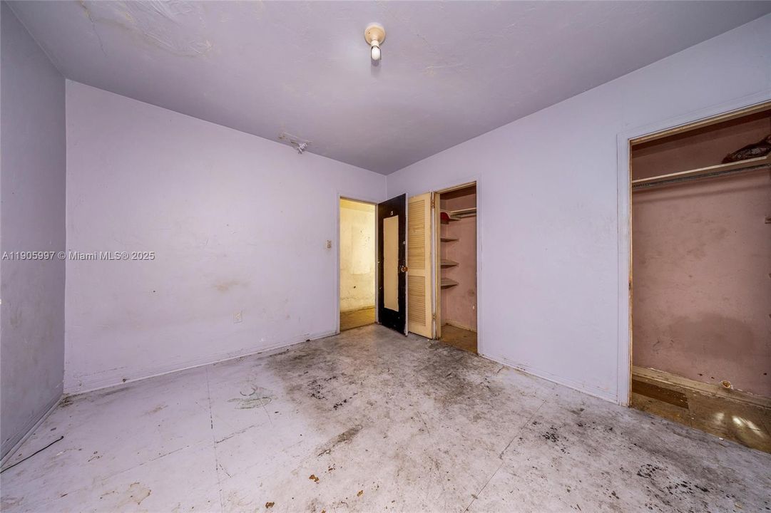 Active With Contract: $251,000 (3 beds, 1 baths, 1231 Square Feet)