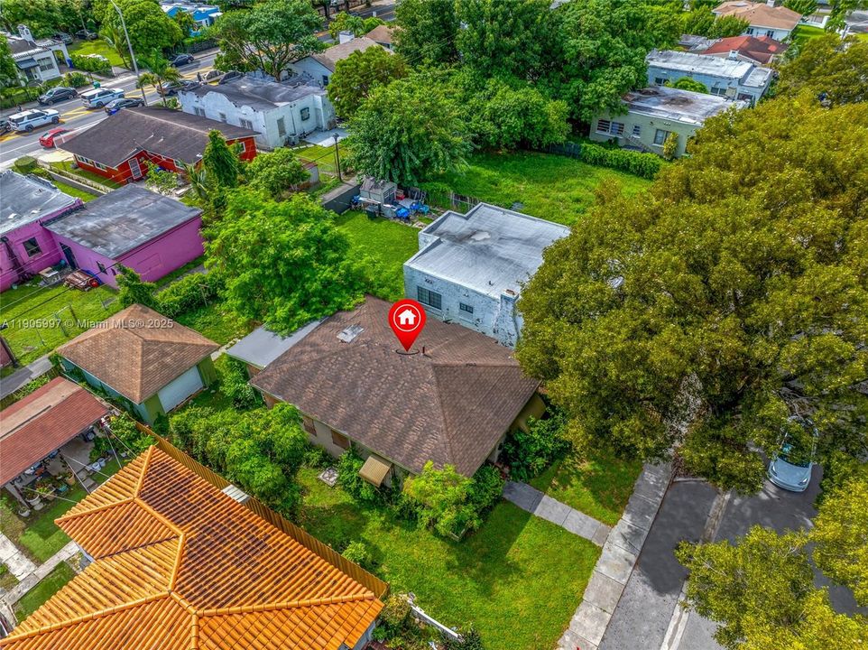 Active With Contract: $251,000 (3 beds, 1 baths, 1231 Square Feet)