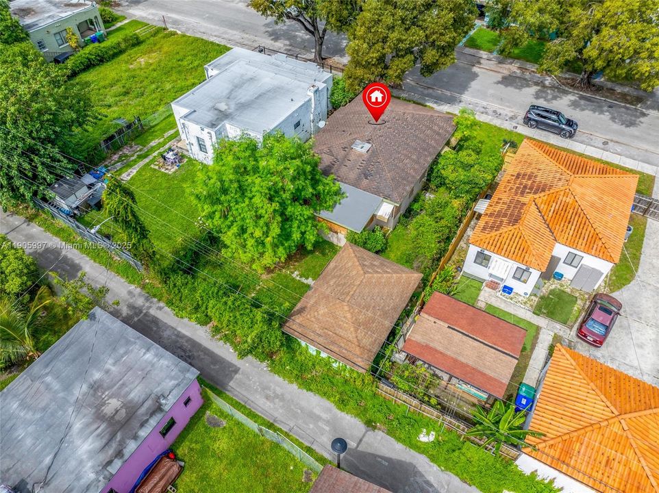 Active With Contract: $251,000 (3 beds, 1 baths, 1231 Square Feet)