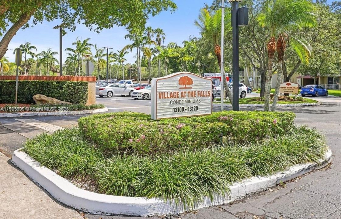 For Rent: $2,500 (2 beds, 2 baths, 1253 Square Feet)