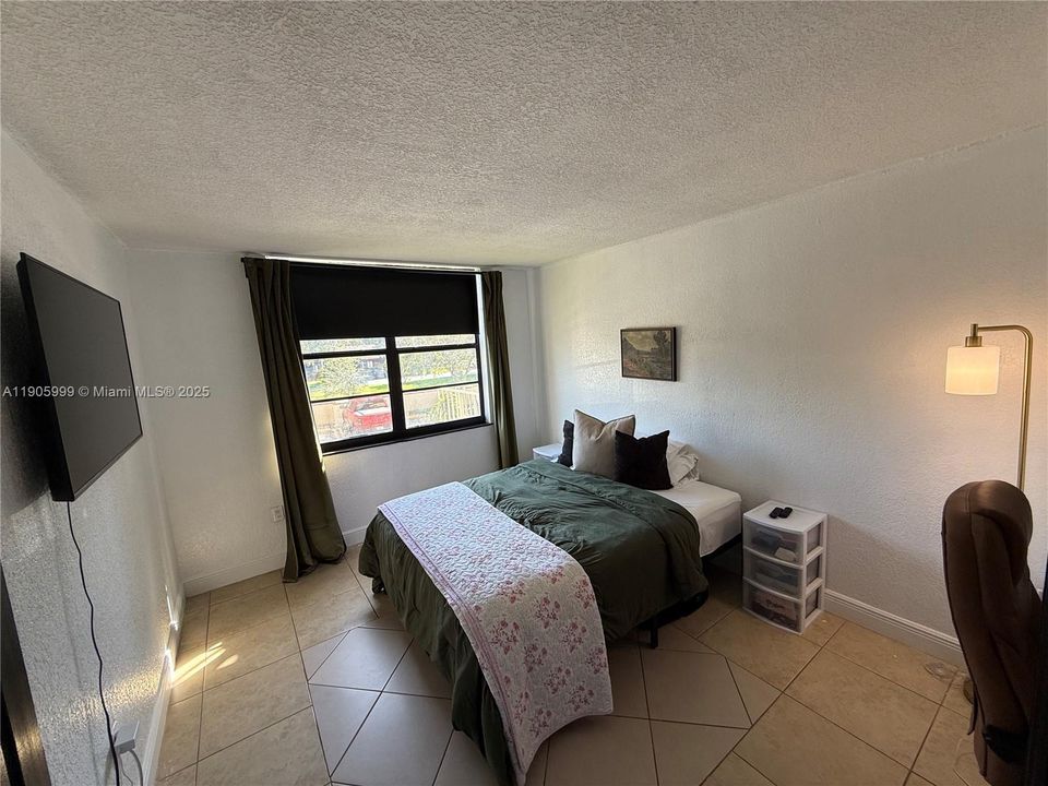 For Rent: $2,500 (2 beds, 2 baths, 1253 Square Feet)