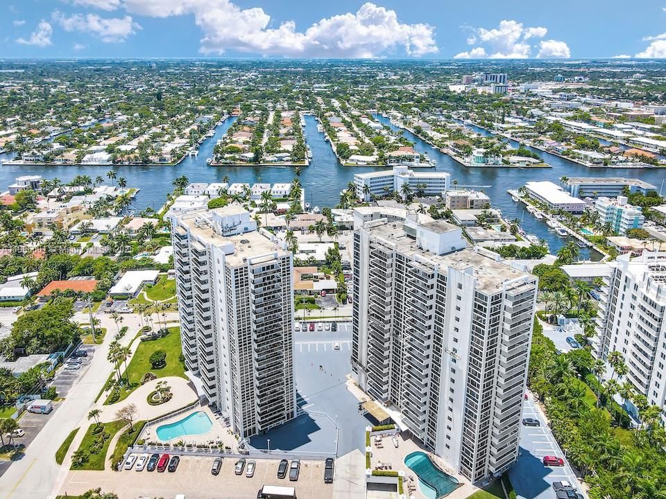 Active With Contract: $3,150 (2 beds, 2 baths, 1200 Square Feet)