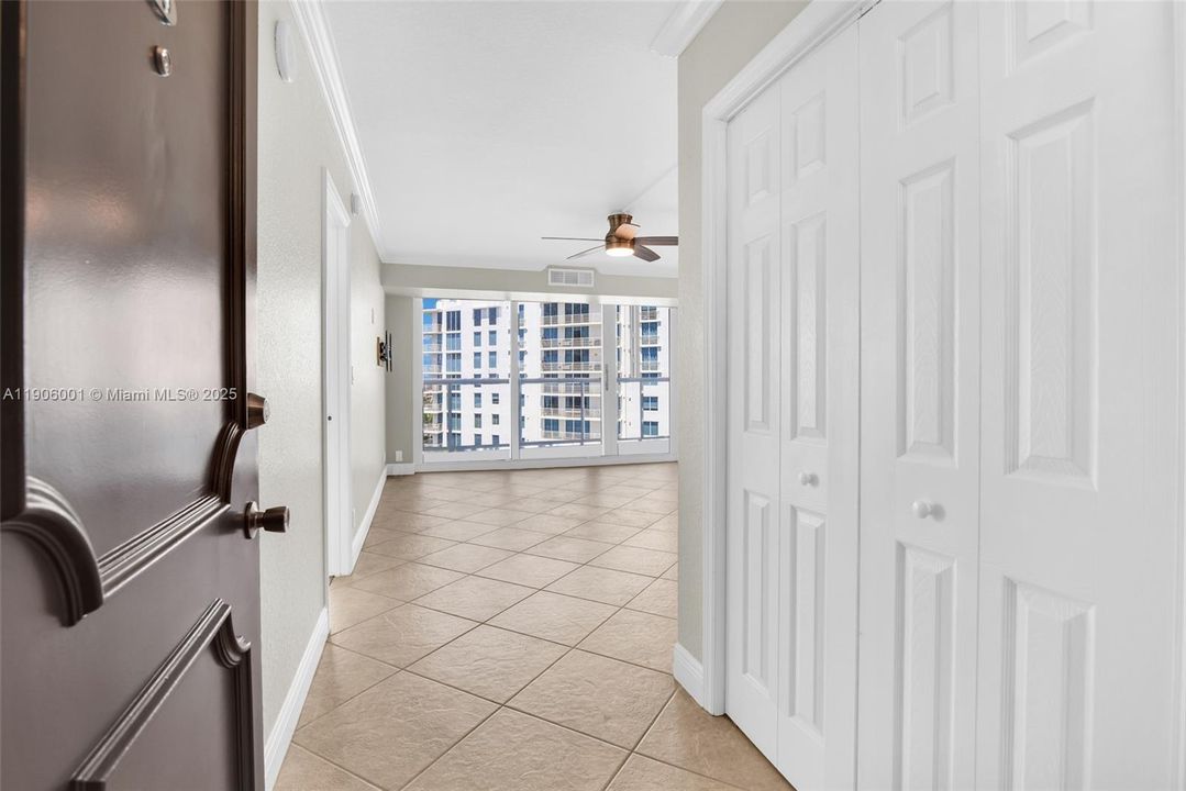Active With Contract: $3,150 (2 beds, 2 baths, 1200 Square Feet)