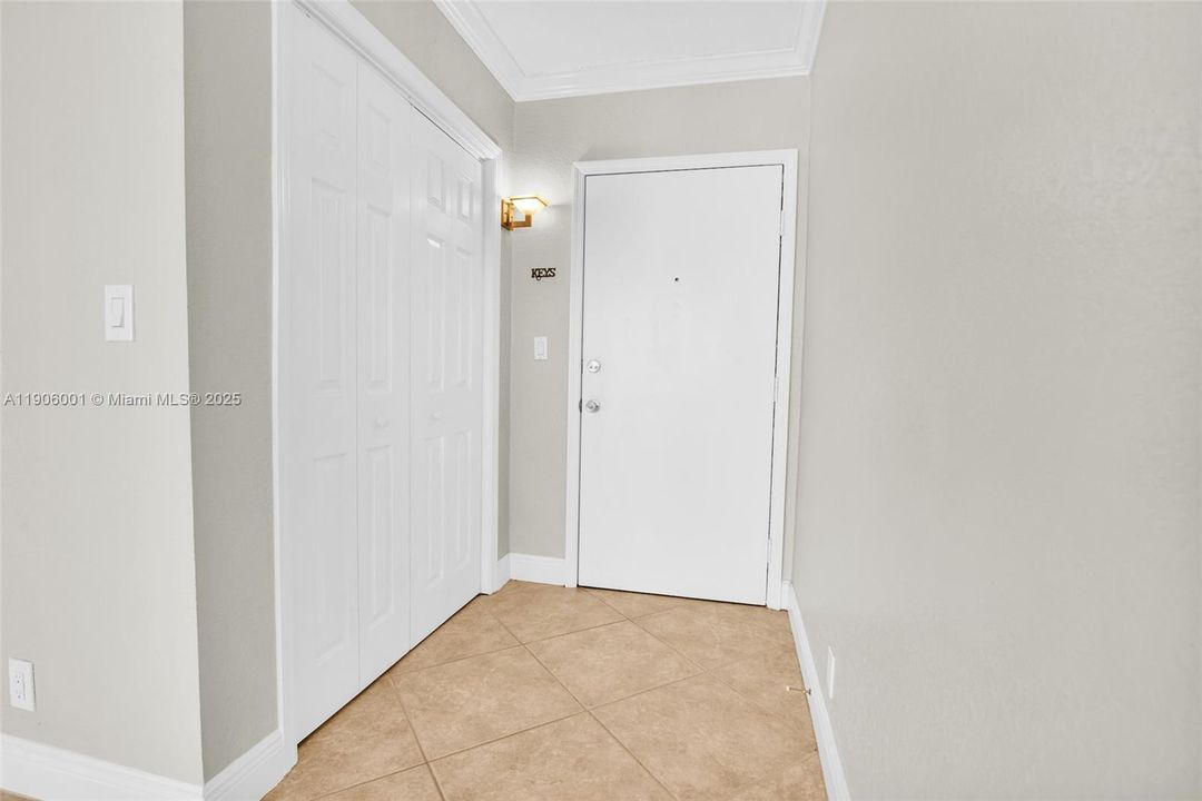 Active With Contract: $3,150 (2 beds, 2 baths, 1200 Square Feet)