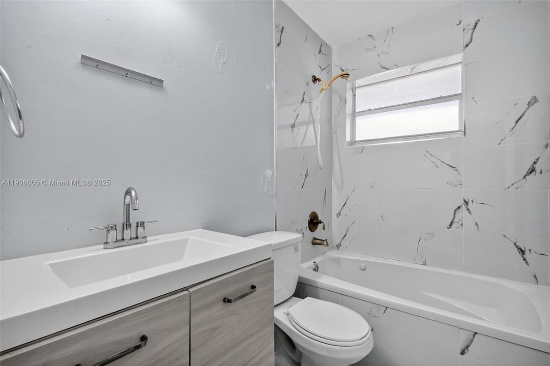 Active With Contract: $539,900 (3 beds, 2 baths, 1418 Square Feet)