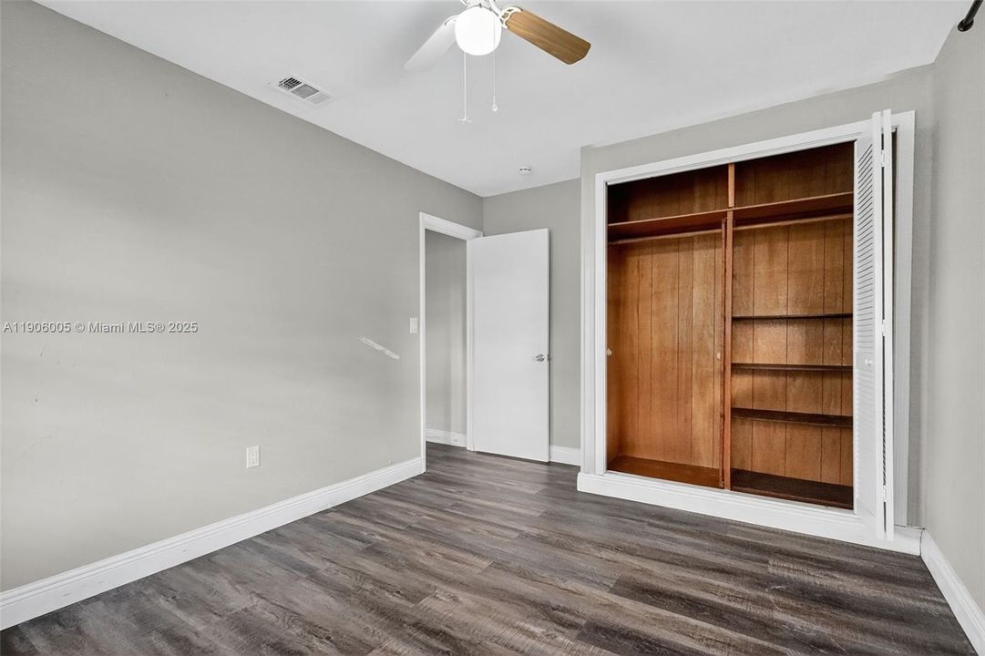 Active With Contract: $539,900 (3 beds, 2 baths, 1418 Square Feet)