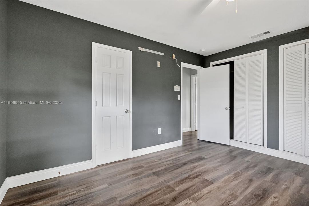 Active With Contract: $539,900 (3 beds, 2 baths, 1418 Square Feet)