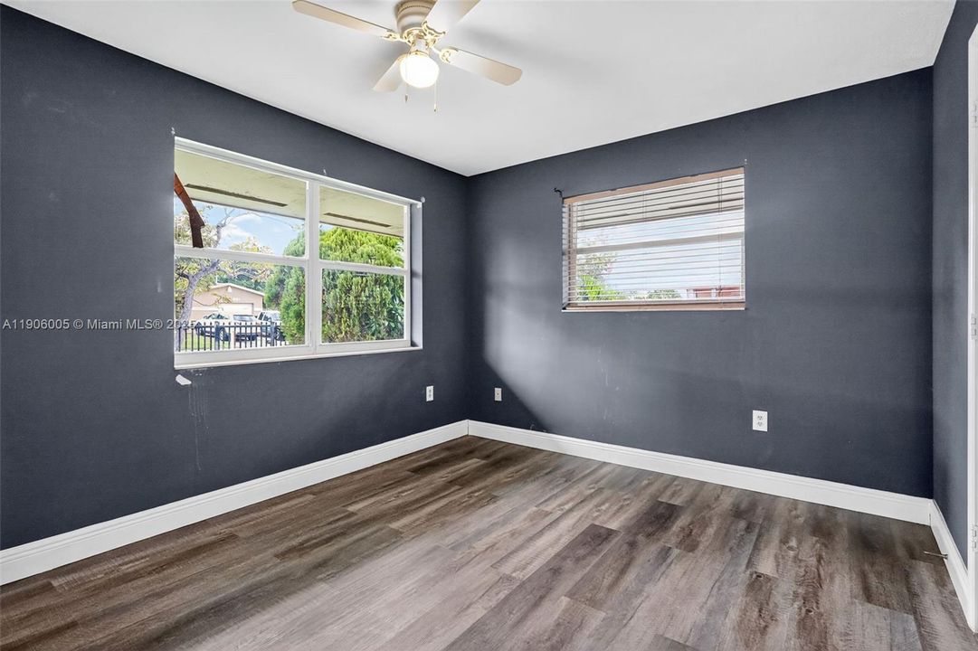 Active With Contract: $539,900 (3 beds, 2 baths, 1418 Square Feet)