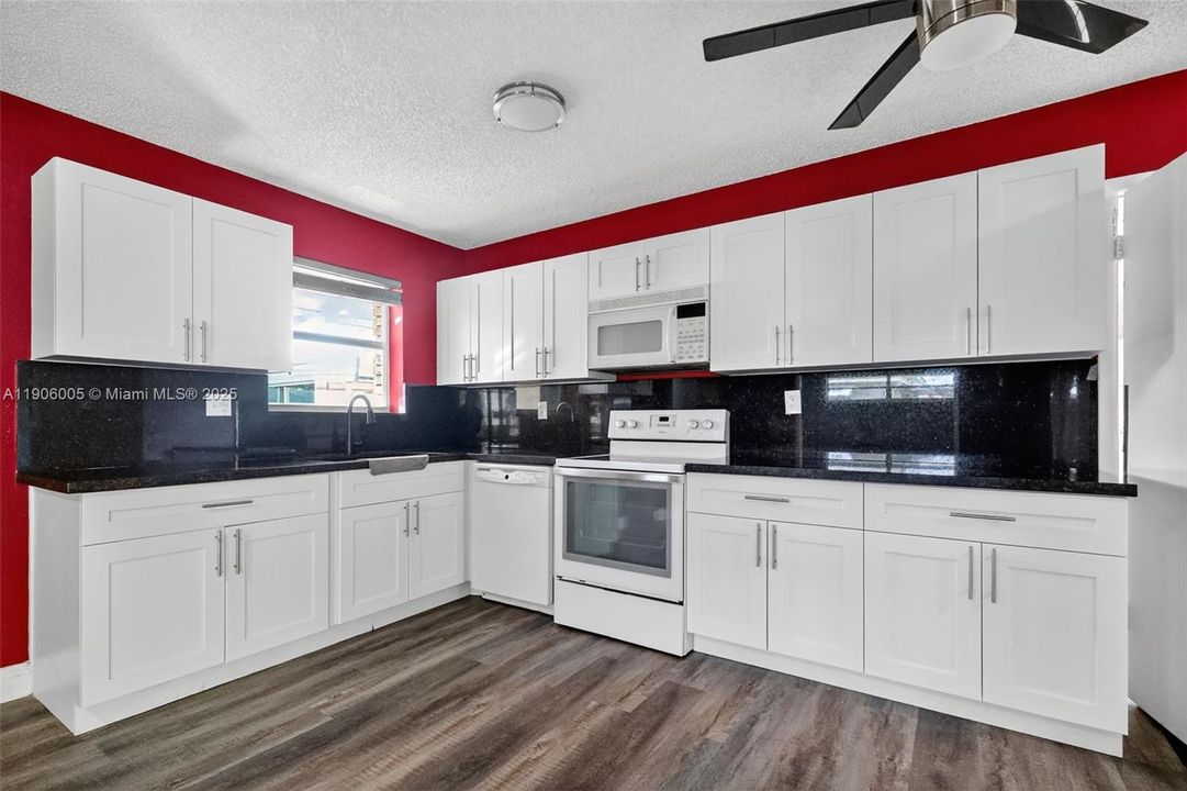 Active With Contract: $539,900 (3 beds, 2 baths, 1418 Square Feet)