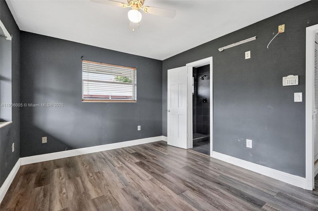 Active With Contract: $539,900 (3 beds, 2 baths, 1418 Square Feet)