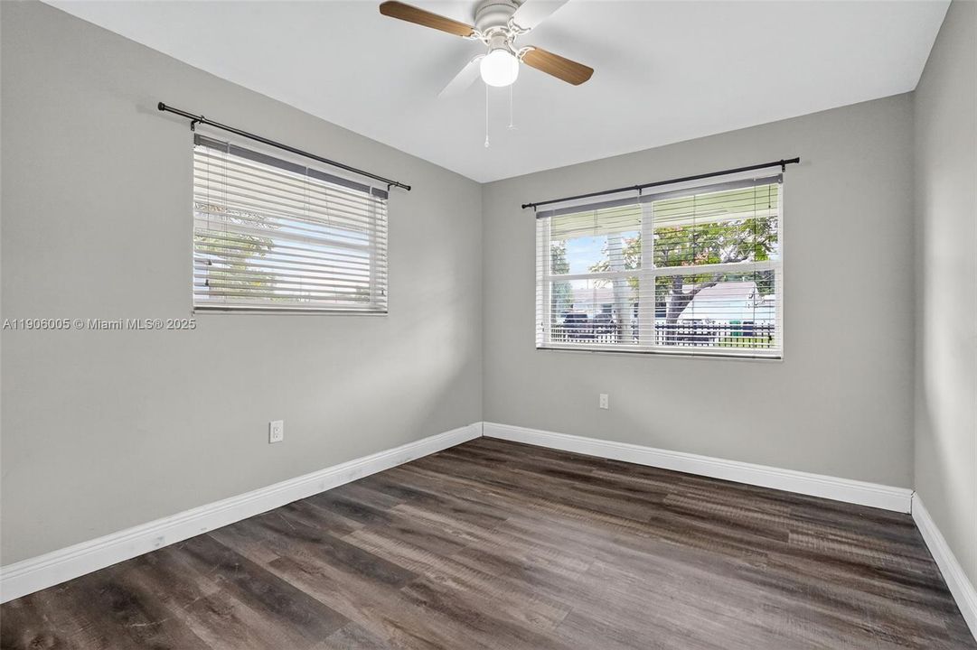 Active With Contract: $539,900 (3 beds, 2 baths, 1418 Square Feet)