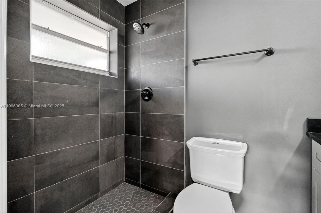 Active With Contract: $539,900 (3 beds, 2 baths, 1418 Square Feet)