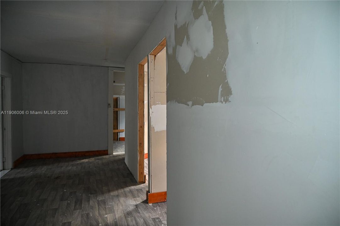 For Sale: $470,000 (2 beds, 1 baths, 756 Square Feet)