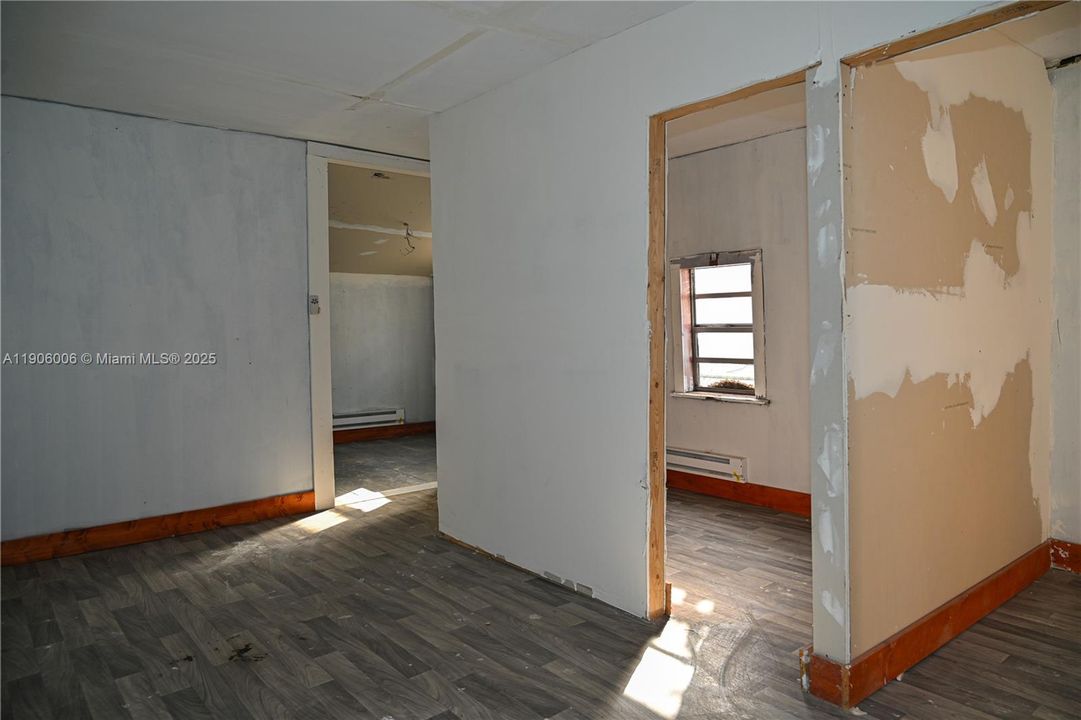 For Sale: $470,000 (2 beds, 1 baths, 756 Square Feet)