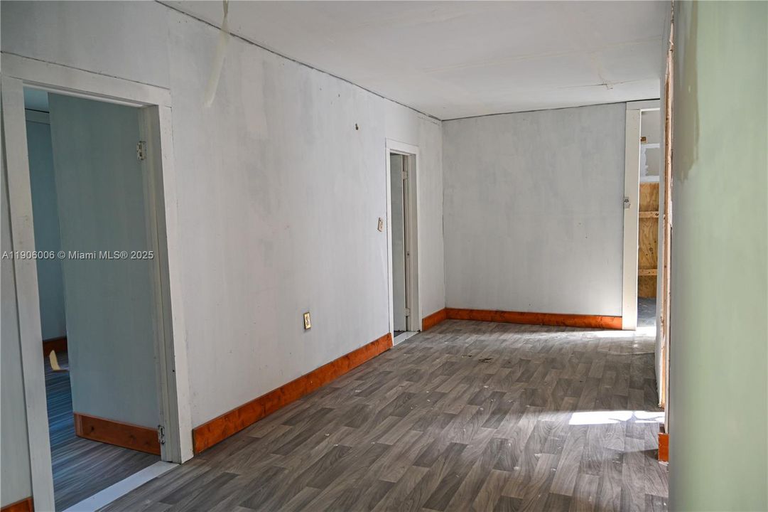 For Sale: $470,000 (2 beds, 1 baths, 756 Square Feet)