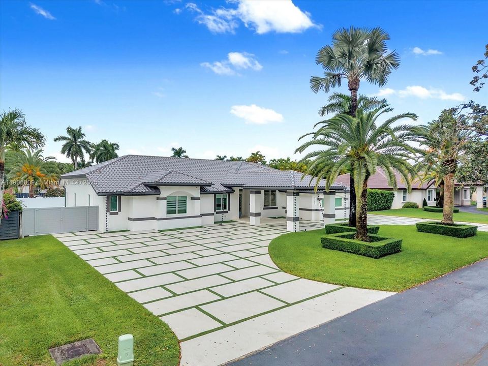 En Venta: $1,750,000 (5 camas, 4 baños, 3032 Pies cuadrados)