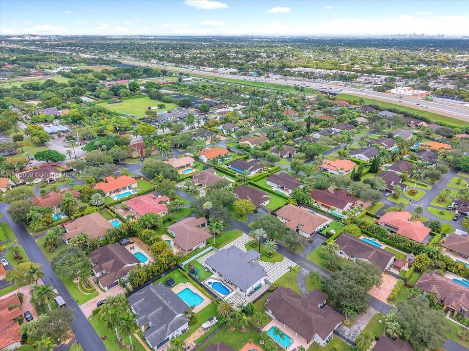 En Venta: $1,750,000 (5 camas, 4 baños, 3032 Pies cuadrados)