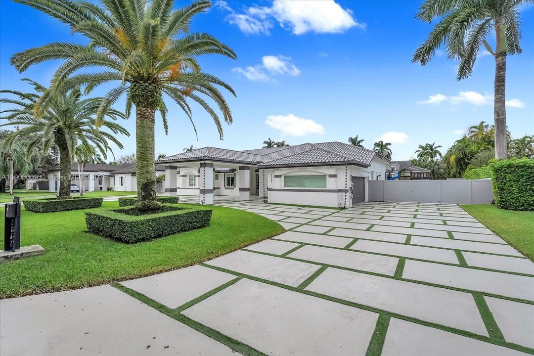 En Venta: $1,750,000 (5 camas, 4 baños, 3032 Pies cuadrados)