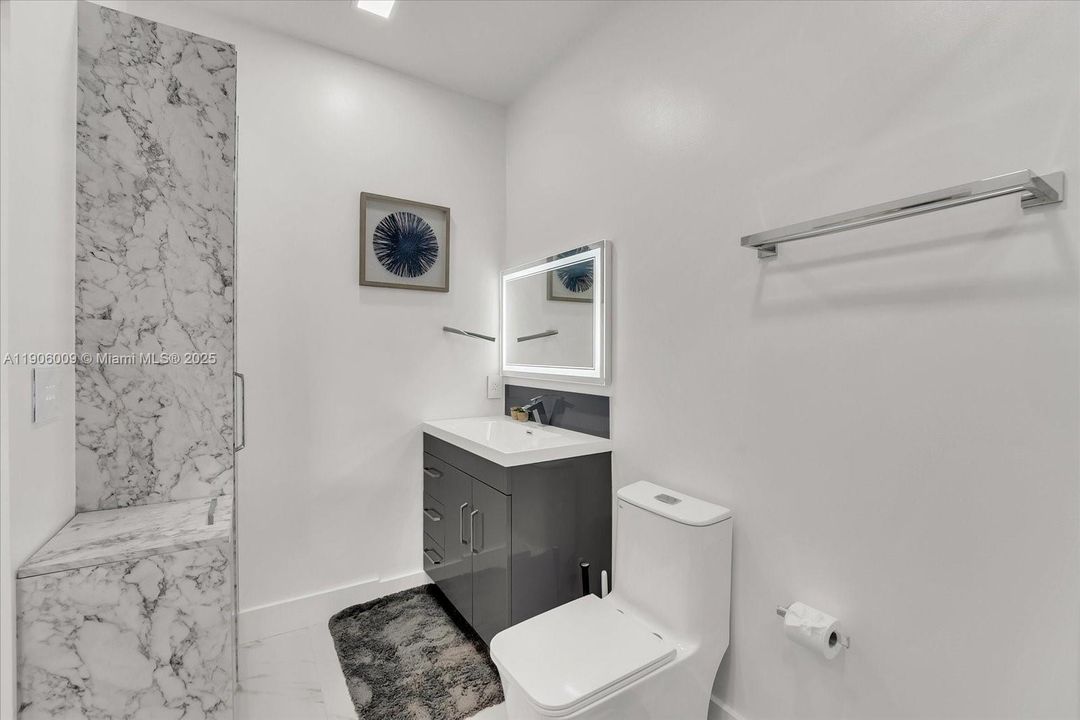 En Venta: $1,750,000 (5 camas, 4 baños, 3032 Pies cuadrados)