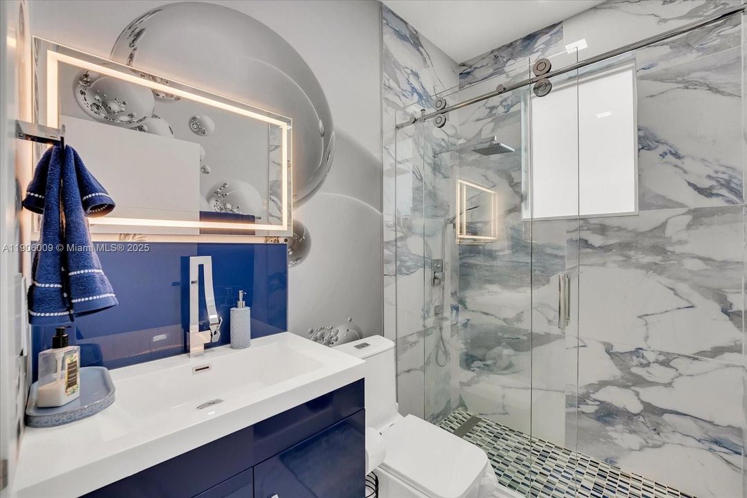 En Venta: $1,750,000 (5 camas, 4 baños, 3032 Pies cuadrados)