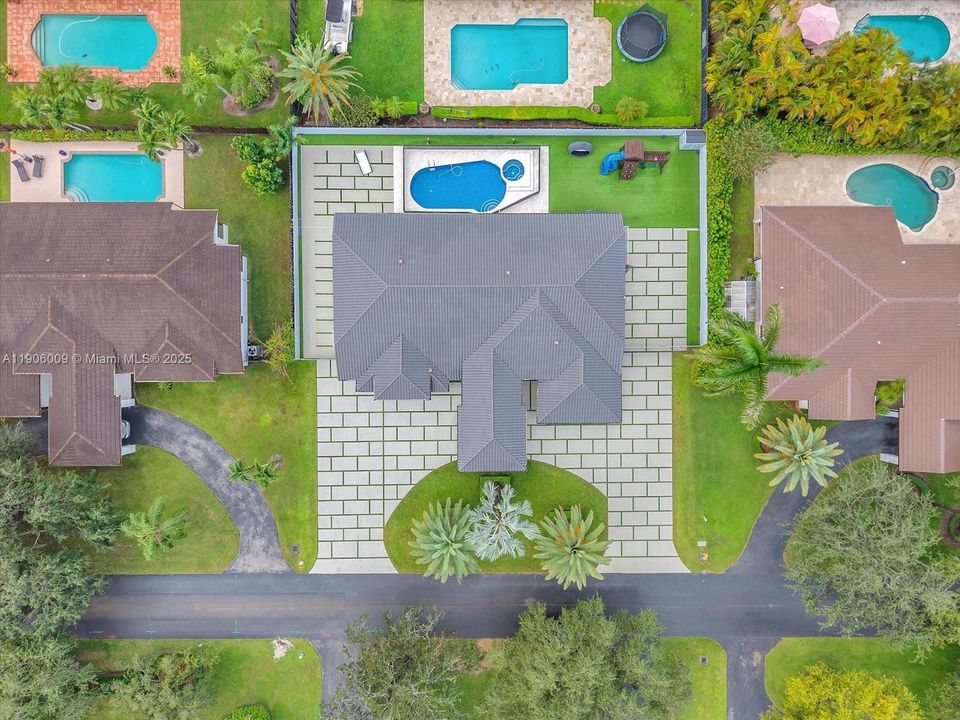 En Venta: $1,750,000 (5 camas, 4 baños, 3032 Pies cuadrados)