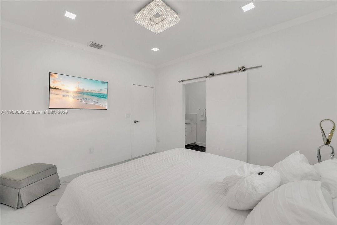 En Venta: $1,750,000 (5 camas, 4 baños, 3032 Pies cuadrados)