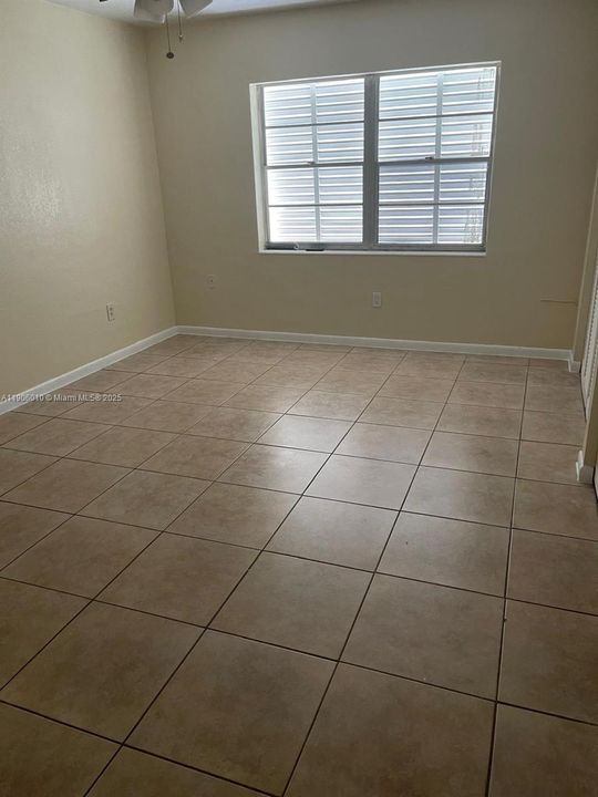 最近租的: $2,550 (3 贝兹, 2 浴室, 1260 平方英尺)