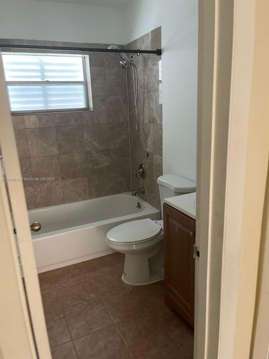 最近租的: $2,550 (3 贝兹, 2 浴室, 1260 平方英尺)