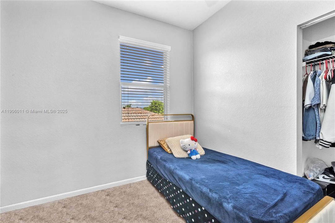 В аренду: $4,500 (6 спален, 4 ванн, 3040 Квадратных фут)